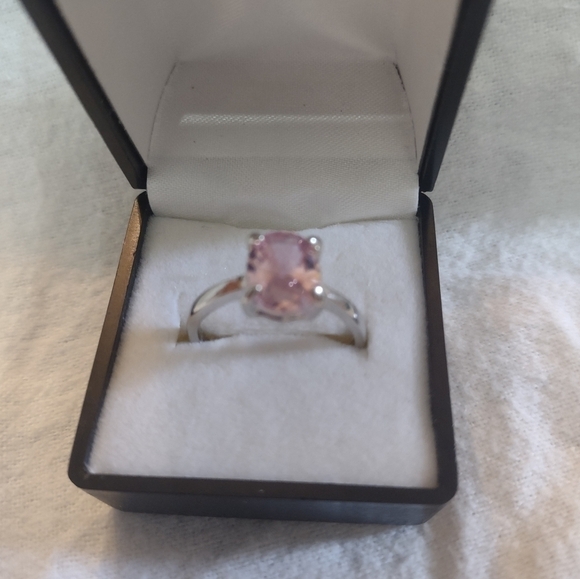 unbranded Jewelry - New women's size 9 3/4 pink ring